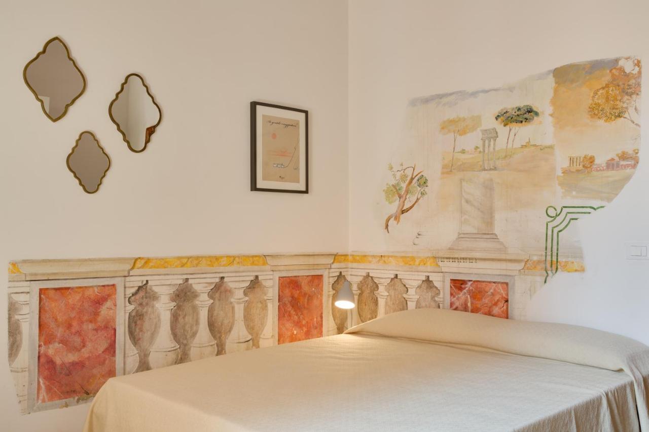 Romac Baullari Holiday Apartment In Campo De Fiori Bagian luar foto