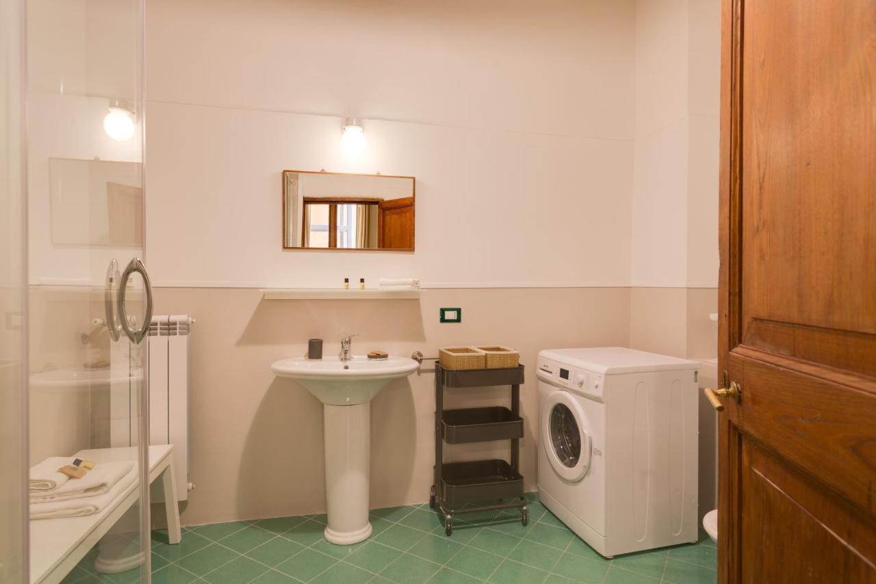 Romac Baullari Holiday Apartment In Campo De Fiori Bagian luar foto