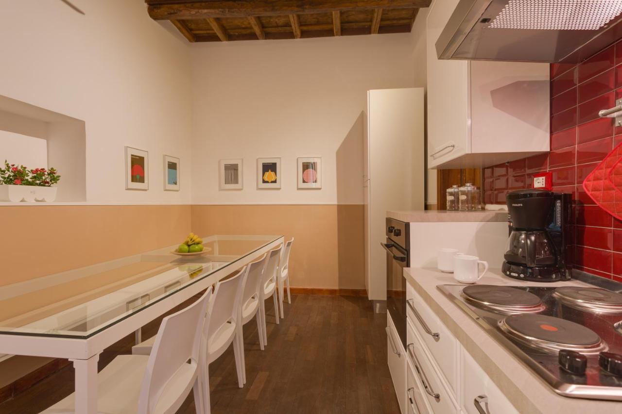 Romac Baullari Holiday Apartment In Campo De Fiori Bagian luar foto