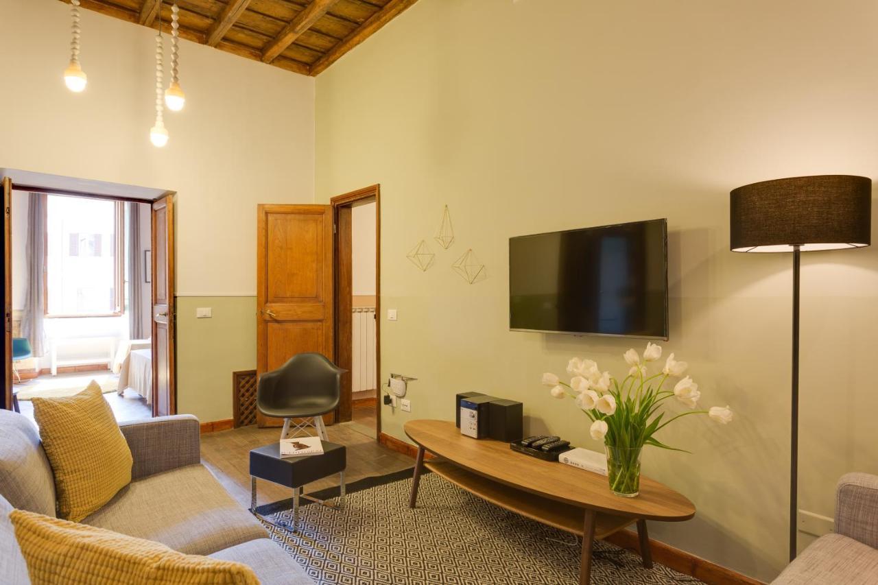 Romac Baullari Holiday Apartment In Campo De Fiori Bagian luar foto