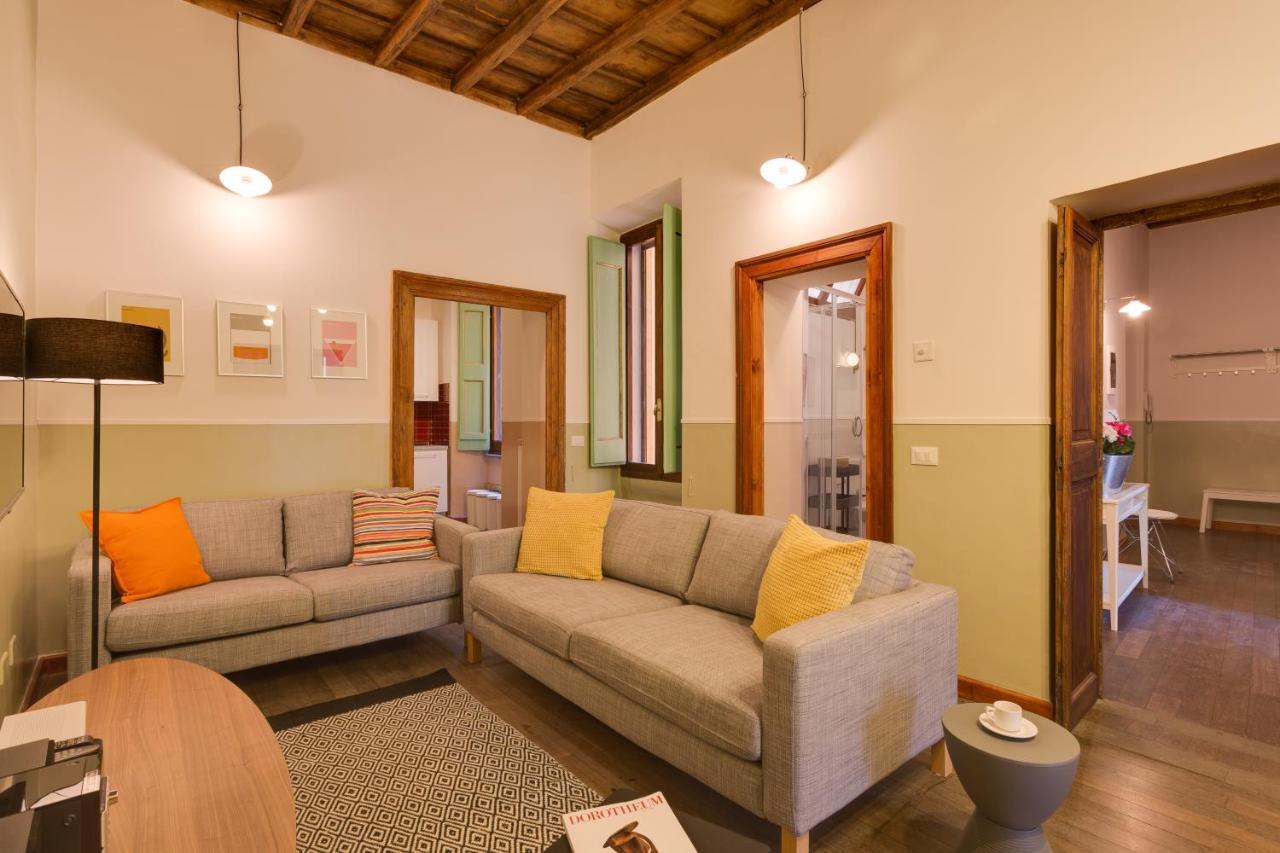 Romac Baullari Holiday Apartment In Campo De Fiori Bagian luar foto