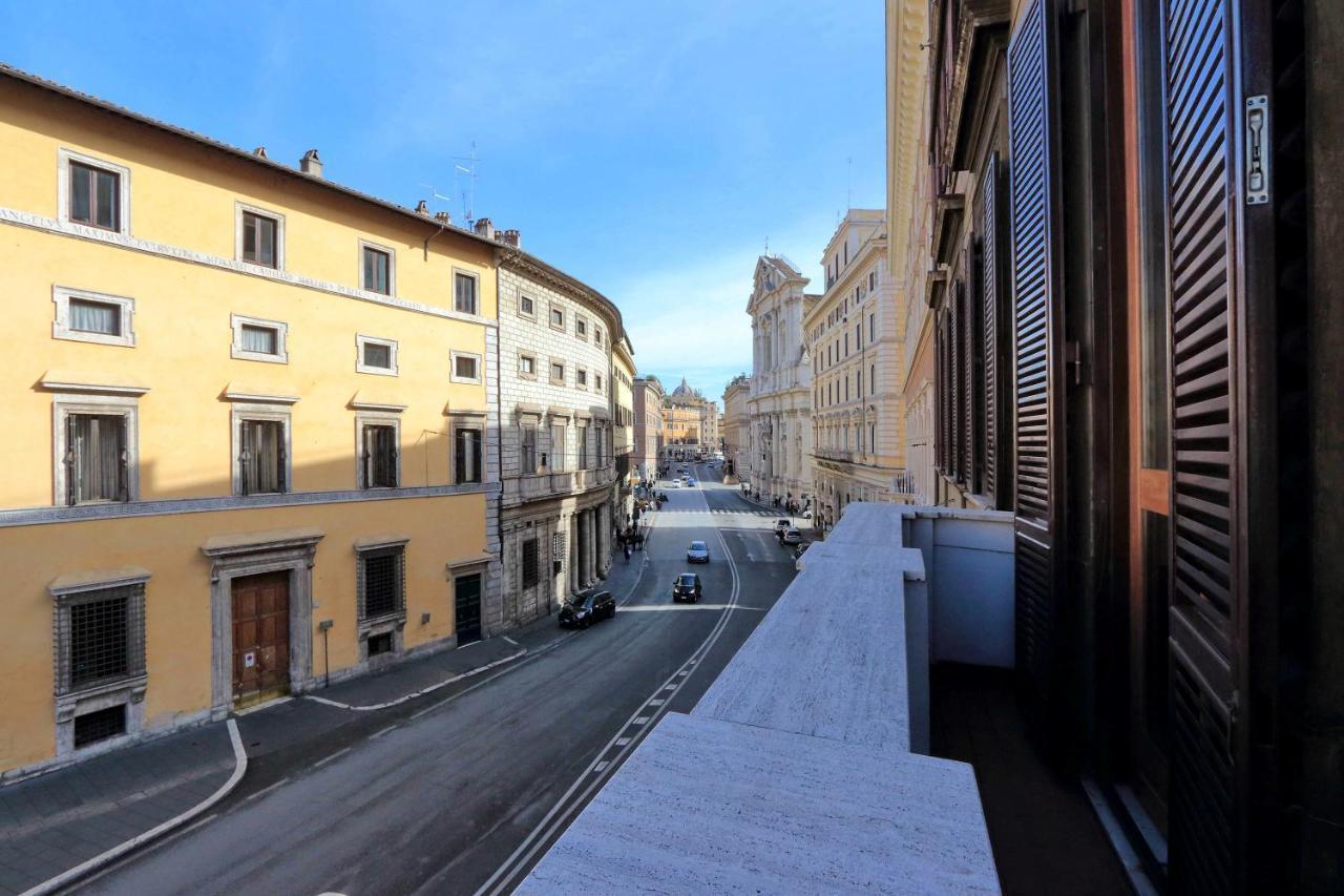 Romac Baullari Holiday Apartment In Campo De Fiori Bagian luar foto