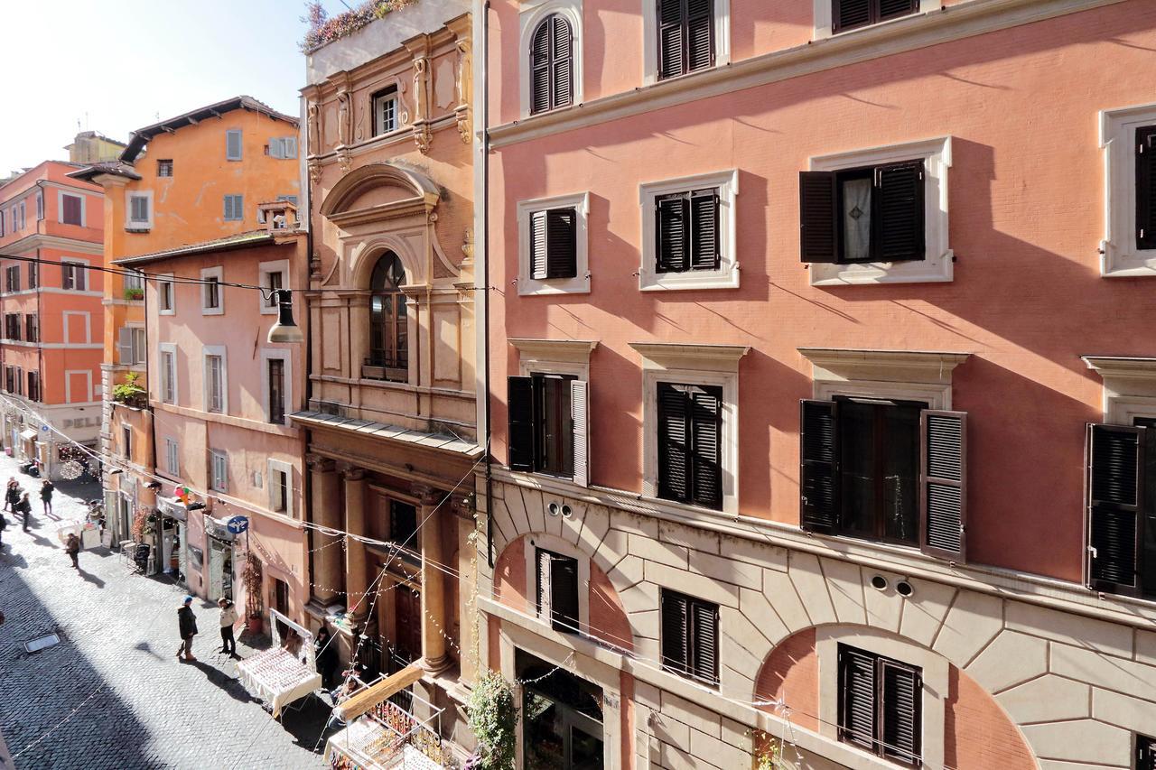 Romac Baullari Holiday Apartment In Campo De Fiori Bagian luar foto